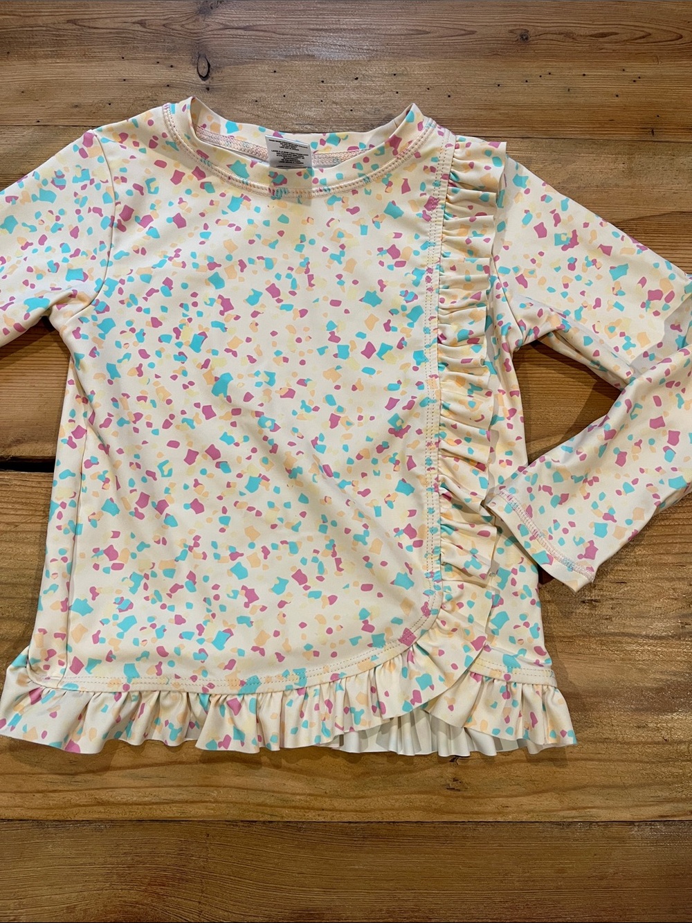 RUFFLE BUTTS 4T Cream Confetti Print Ruffled Rash Guard Long Sleeve